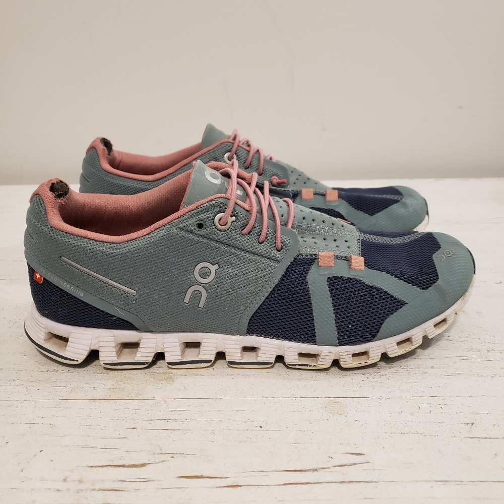 On Cloud Women's Lightweight Running Shoe Size W8.5